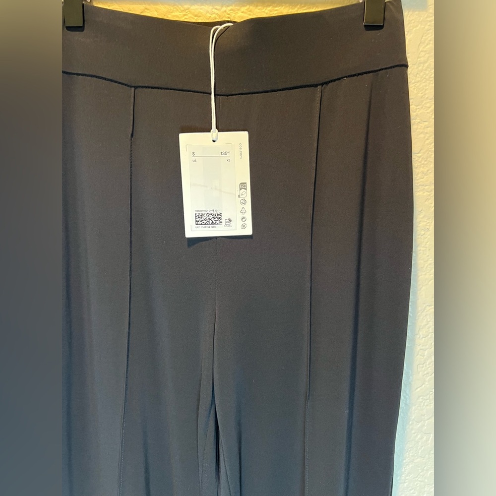 NWT COS Pintucked Black Flared Legs Black Trousers Pull On Pants Size XS - Picture 8 of 13